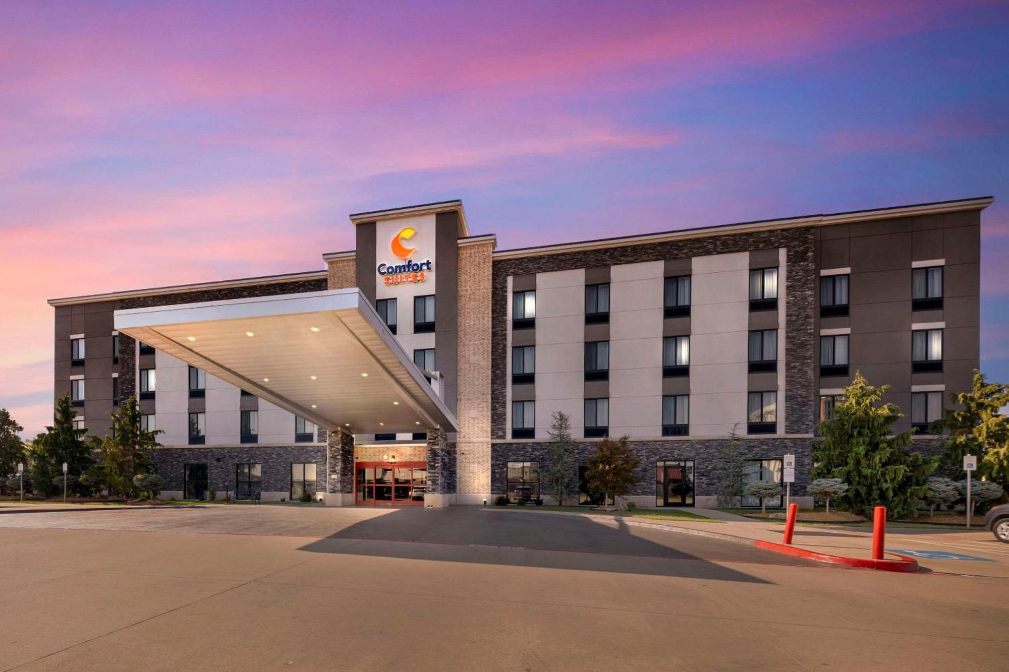 Comfort Suites Meridian And I-40 Oklahoma City Exterior photo